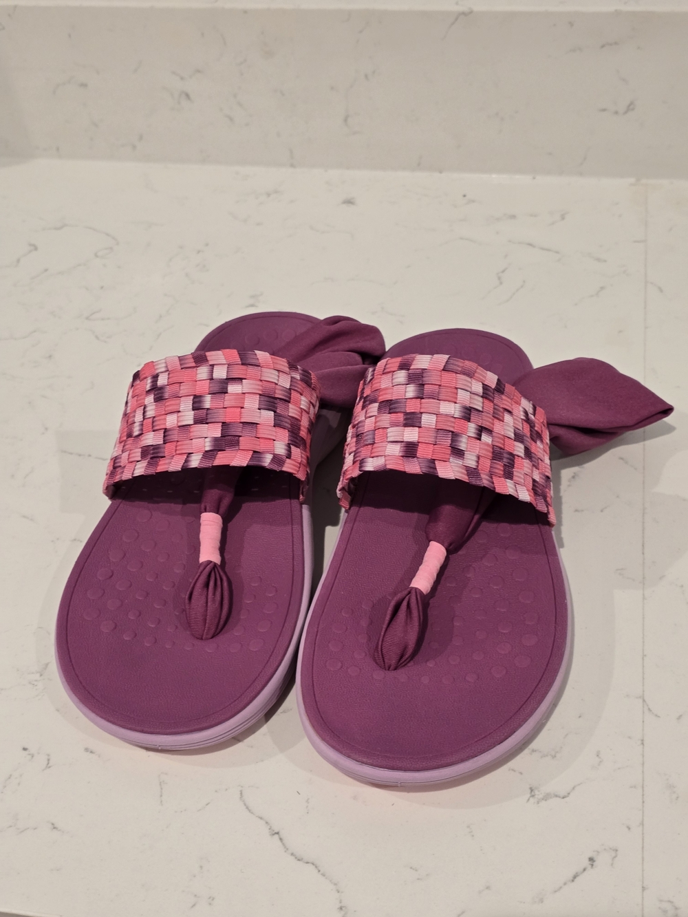 Vionic Purple Magenta Woven Toe-Post Sandals
